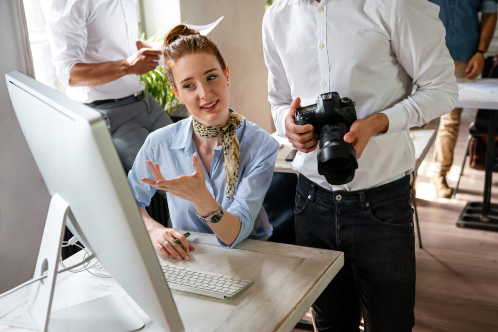 Ilustracja do artykułu "Umowa z blogerem"